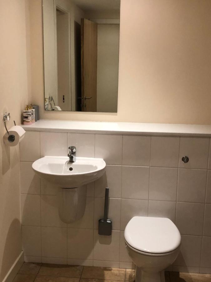 2 Bed 2 Bath With Private Parking Lejlighed EDI Eksteriør billede