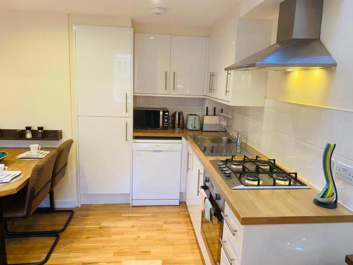 2 Bed 2 Bath With Private Parking Lejlighed EDI Eksteriør billede