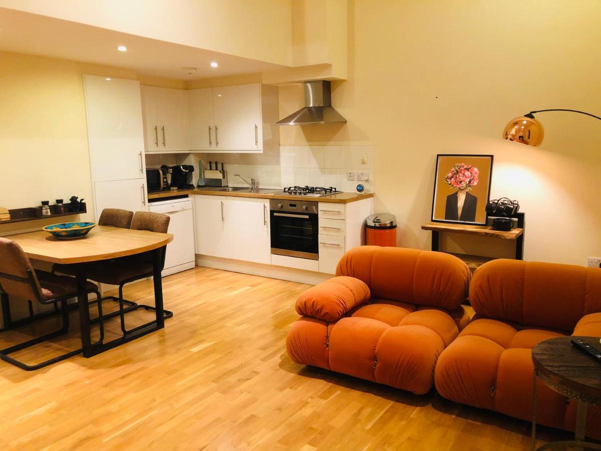 2 Bed 2 Bath With Private Parking Lejlighed EDI Eksteriør billede