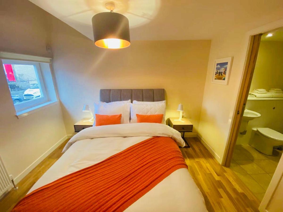 2 Bed 2 Bath With Private Parking Lejlighed EDI Eksteriør billede