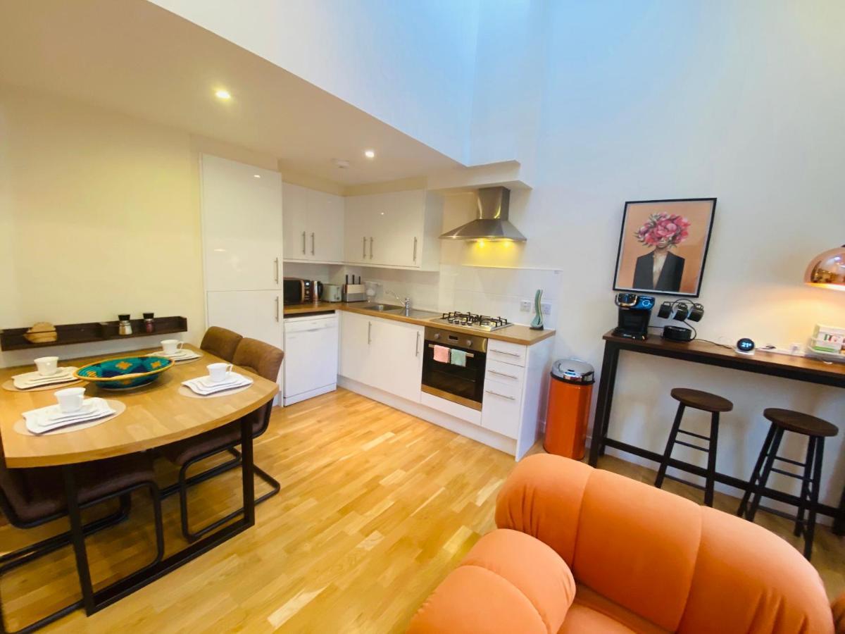 2 Bed 2 Bath With Private Parking Lejlighed EDI Eksteriør billede