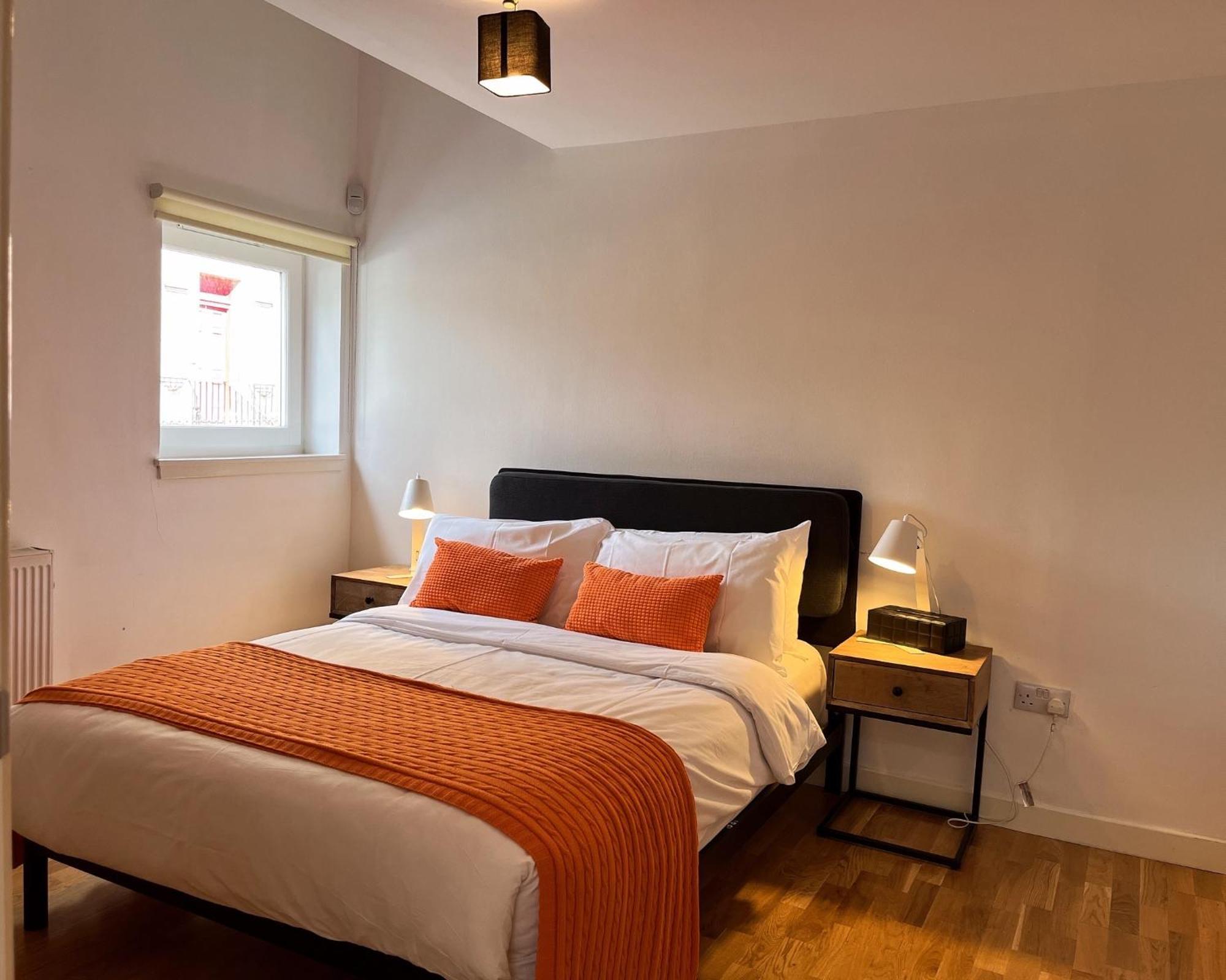 2 Bed 2 Bath With Private Parking Lejlighed EDI Eksteriør billede