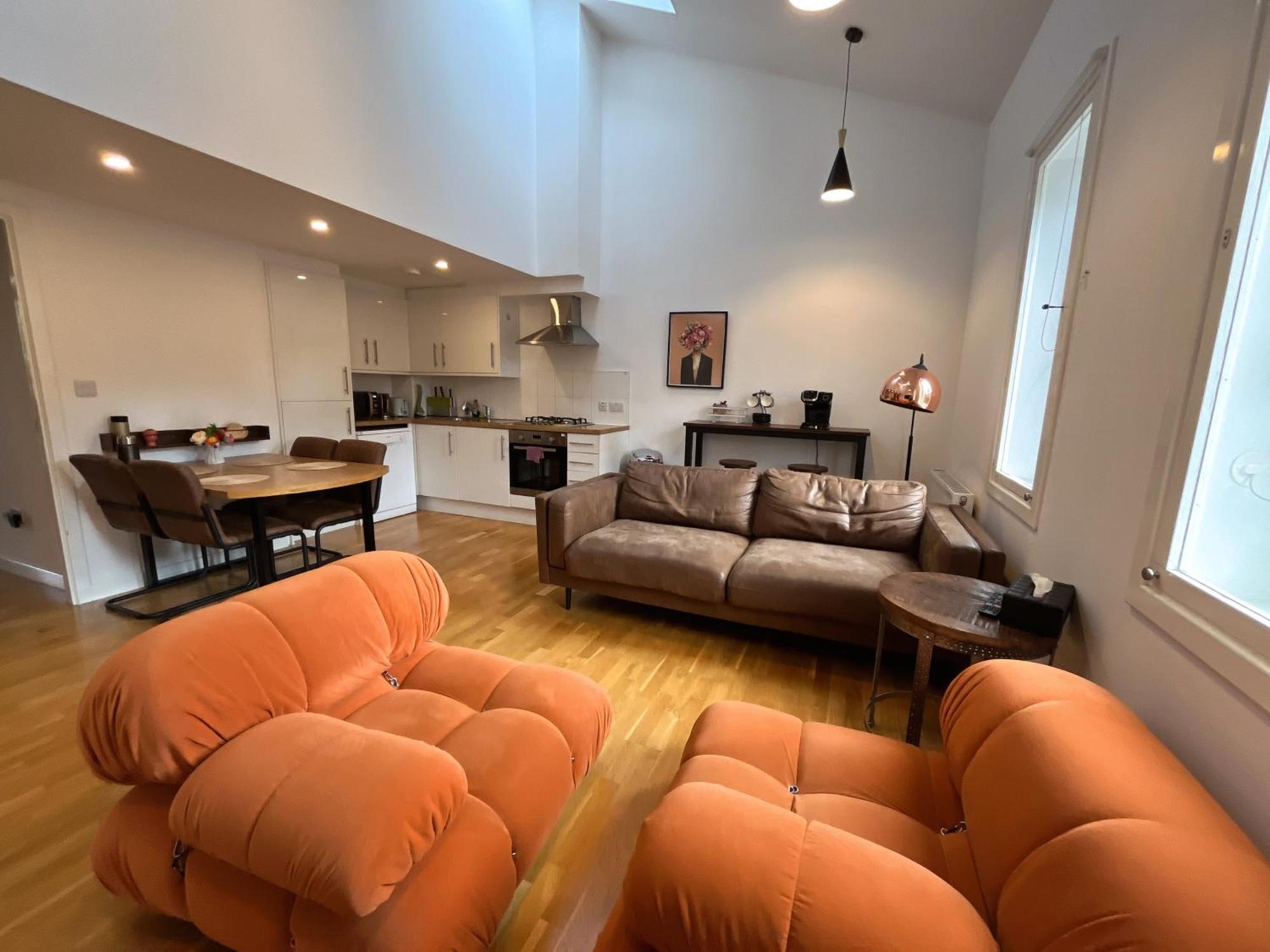 2 Bed 2 Bath With Private Parking Lejlighed EDI Eksteriør billede